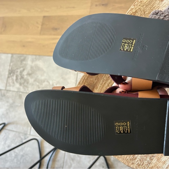 New Free People Anya Criss Cross Leather Toe Ring Sandals - Picture 5 of 5